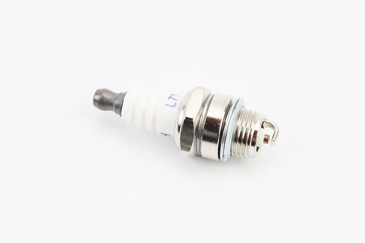 Свічка 2T L7T - M14 L8 - пилки/коси (H&H) (S_201452)