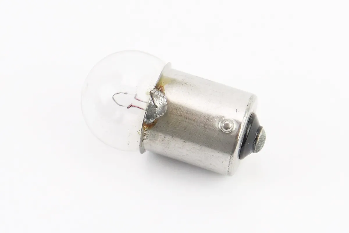 Лампа повороту (біла з цоколем) 12V / 5W G18 BA15s (S_301668)