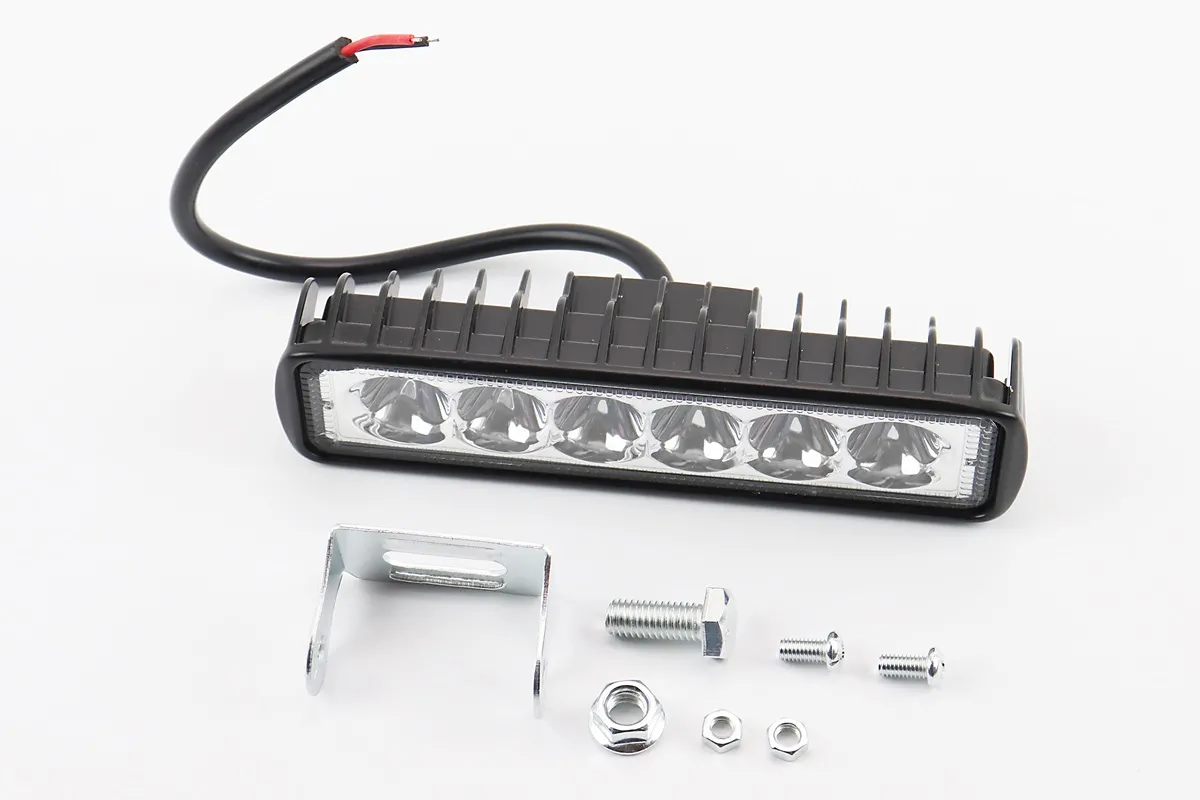 Фара додаткова світлодіодна вологозахисна - 6 LED з кріпленням, прямокутна 150*37мм (S_324878)