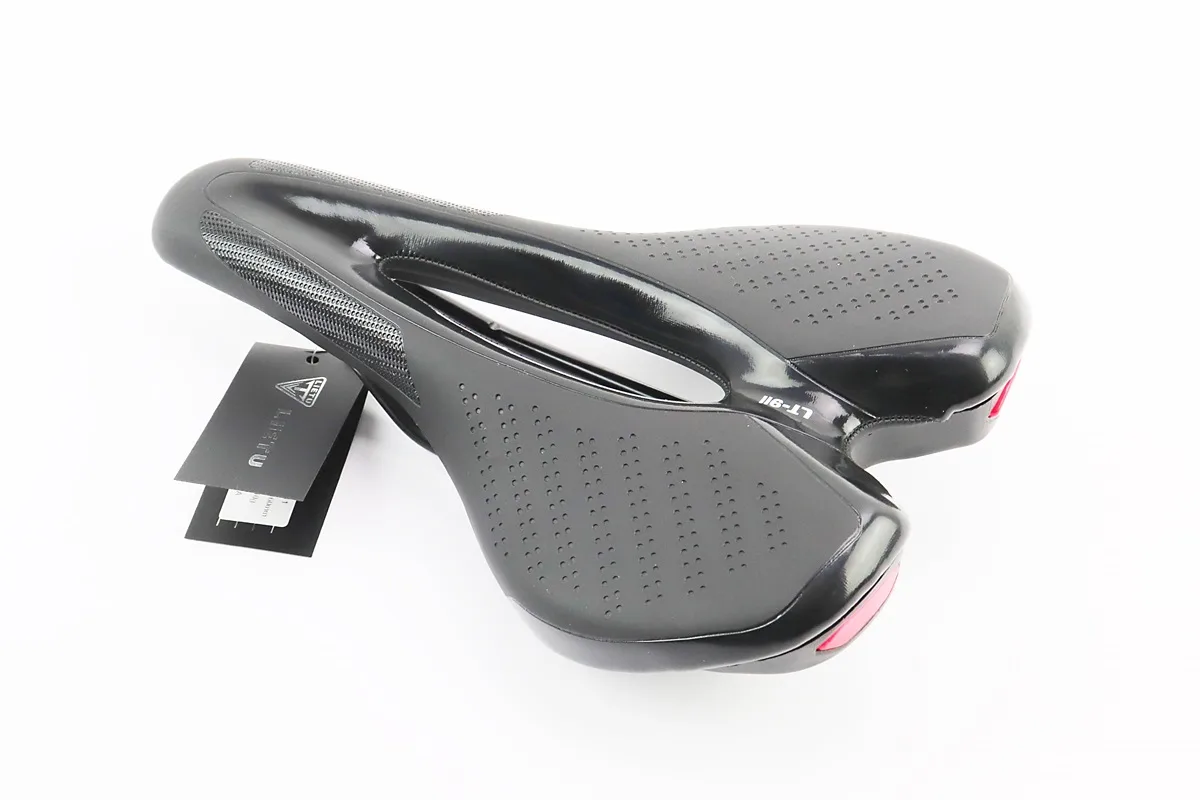 Сидіння MTB 255x155мм з ліхтарем, зарядка від USB, чорне LT-911 (P_411606)