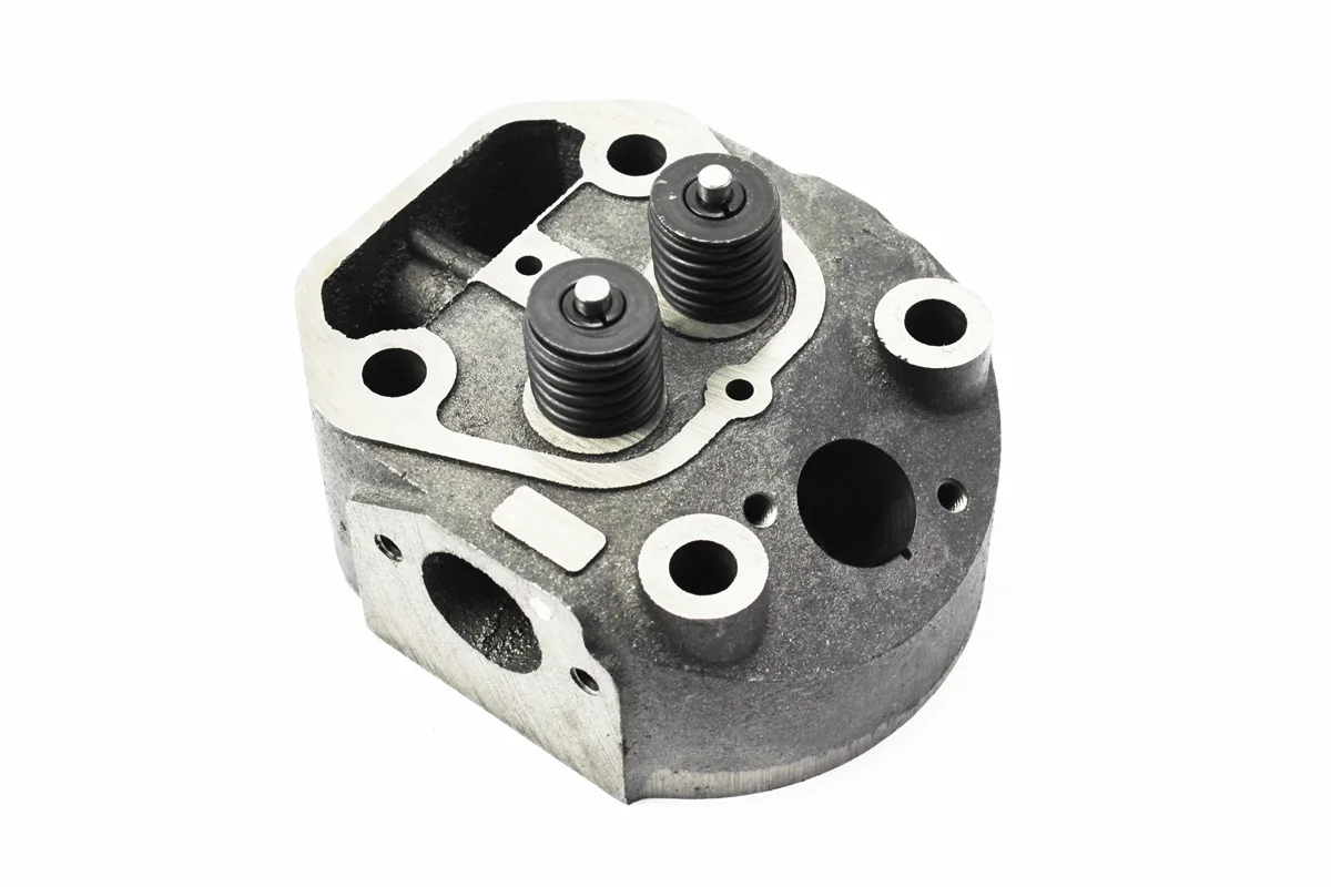 Головка циліндра R180NM у зборі, без форкамери (P_603275)