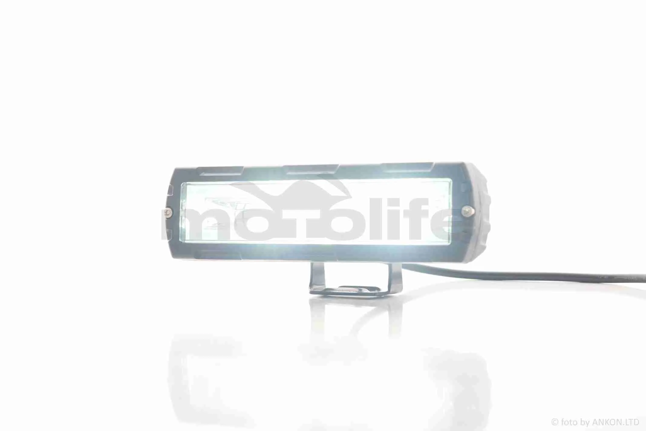 at-038021_3